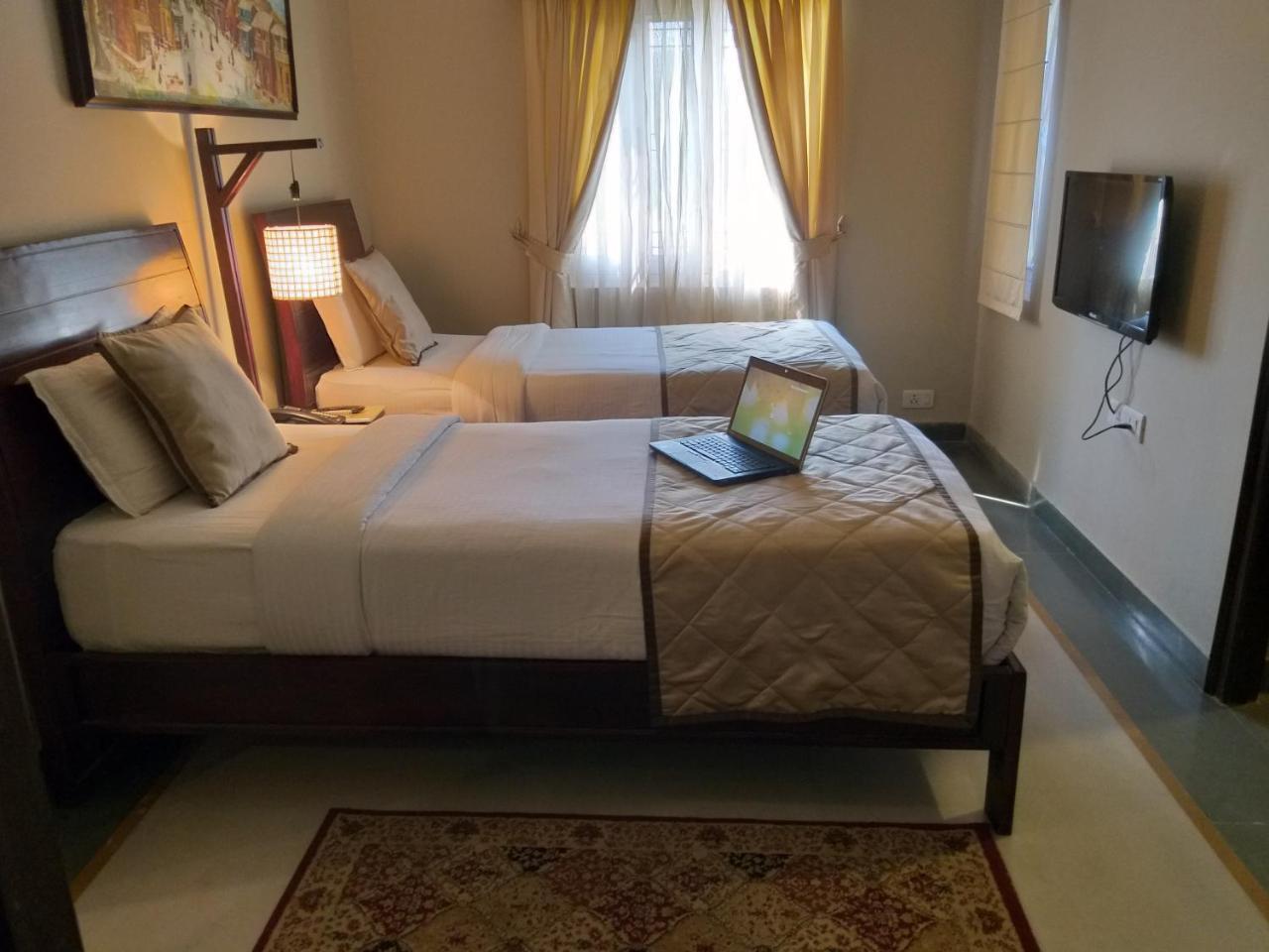 Zade House Bed & Breakfast Удайпур Екстериор снимка